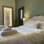 Château De Bruges Bed & Breakfast