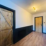 Chateau De Bruges Bed & Breakfast 4*