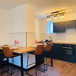Chateau De Bruges Bed & Breakfast Lapeyrouse