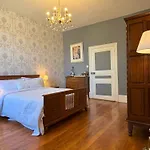 Chateau De Bruges Bed & Breakfast