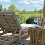 Chateau De Bruges 4* Lapeyrouse