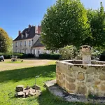 Chateau De Bruges Bed & Breakfast 4*