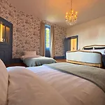 Bed & Breakfast Chateau De Bruges 4*