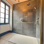 Chateau De Bruges Bed & Breakfast
