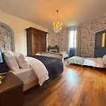 Chateau De Bruges Bed & Breakfast 4*