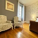 Chateau De Bruges Bed & Breakfast 4*