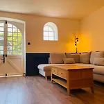 Bed & Breakfast Chateau De Bruges Lapeyrouse