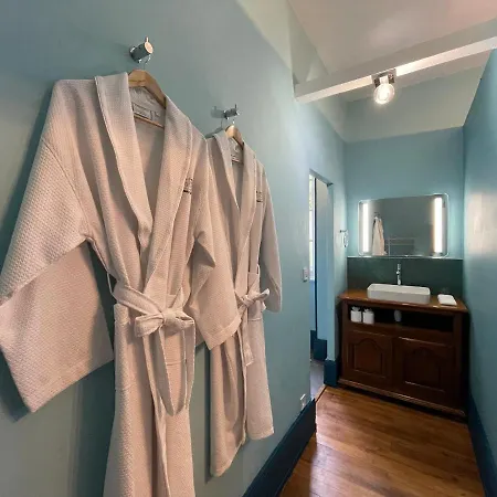 Chateau De Bruges Lapeyrouse