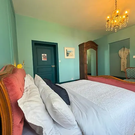 Bed & Breakfast Chateau De Bruges 4*
