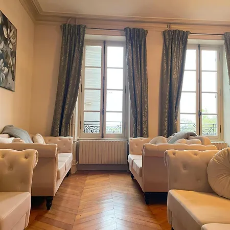 Bed & Breakfast Chateau De Bruges 4*