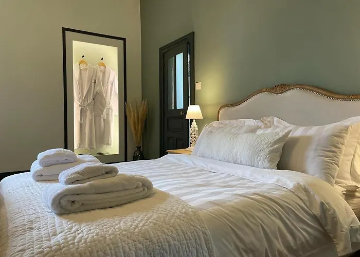 Chateau De Bruges Bed & Breakfast