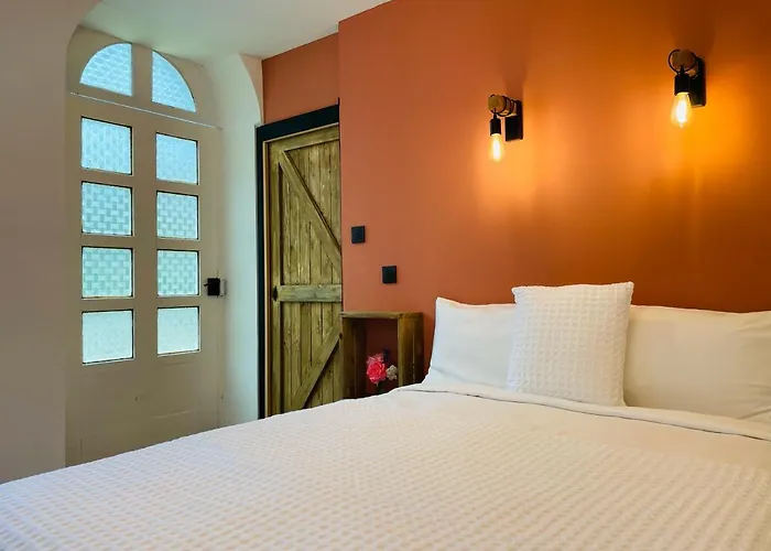 Chateau De Bruges Bed & Breakfast 4*