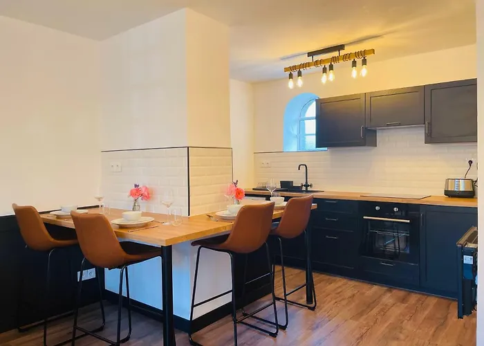 Chateau De Bruges Bed & Breakfast Lapeyrouse