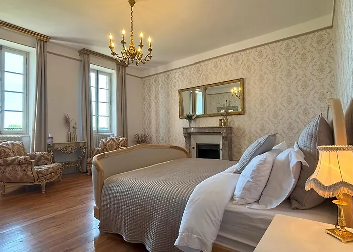 Chateau De Bruges Bed & Breakfast