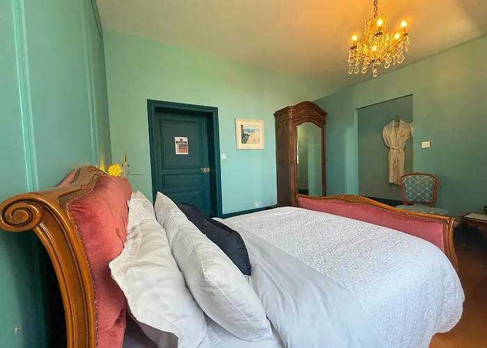 Bed & Breakfast Chateau De Bruges 4*