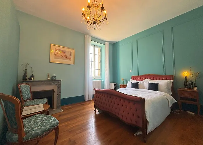 Chateau De Bruges Bed & Breakfast